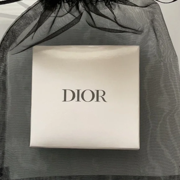 ⭐️NEW Dior Black Compact with Silver Logo - Picture 4 of 5